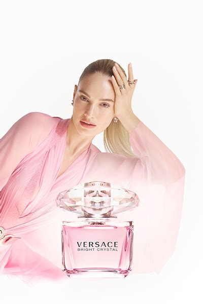 versace bright crystal pubblicità|lily james Versace commercial.